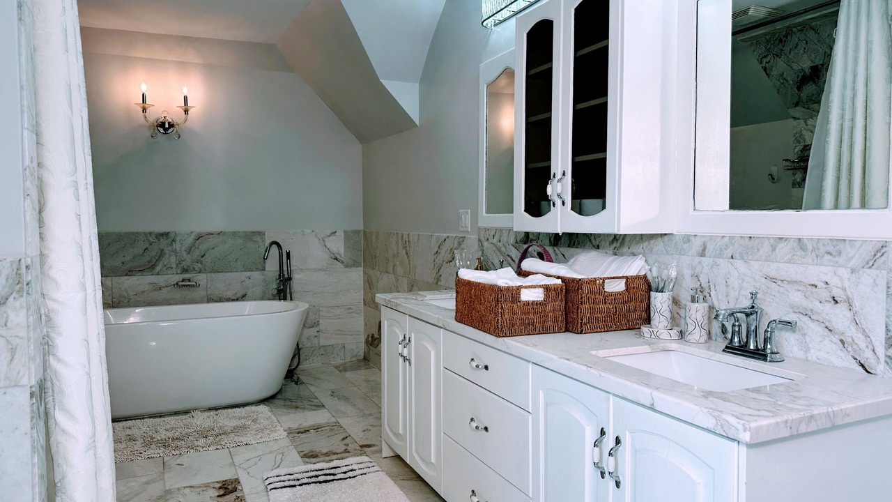 Photo of Bathroom in Colborne