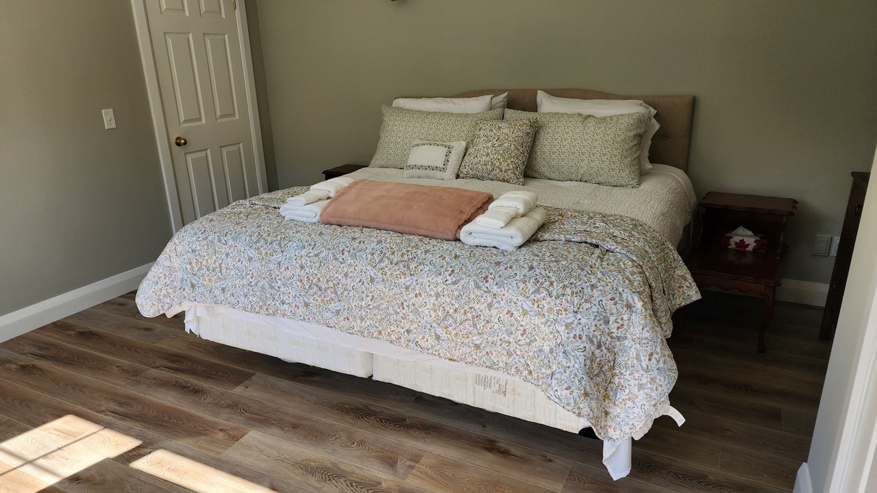 Photo of Bedroom in Victoria Harbour