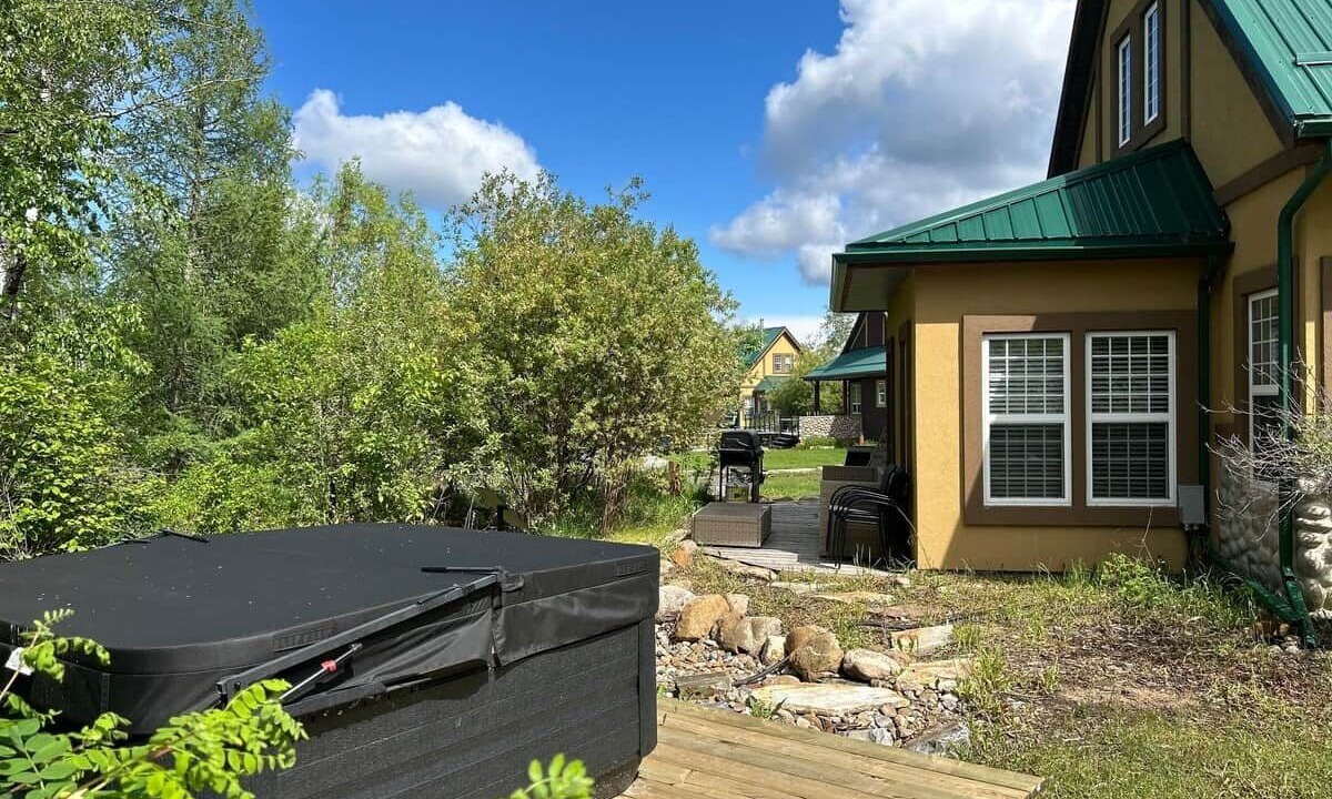 Photo of Patio Balcony in Fowler Lake