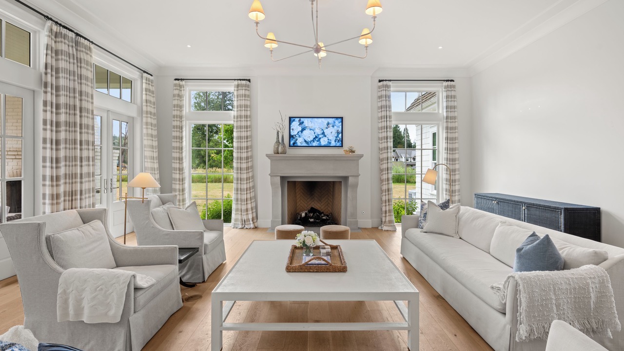 Photo of Livingroom in Langley