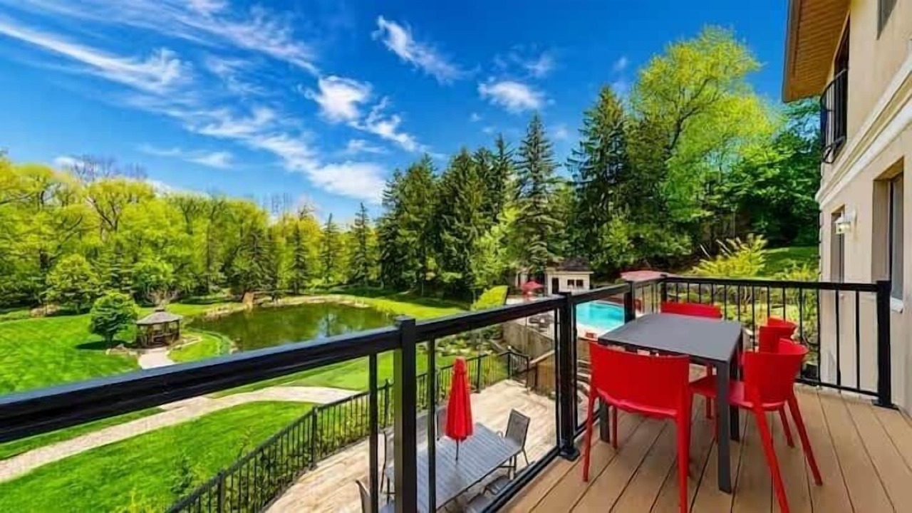 Photo of Outdoor in Thornhill