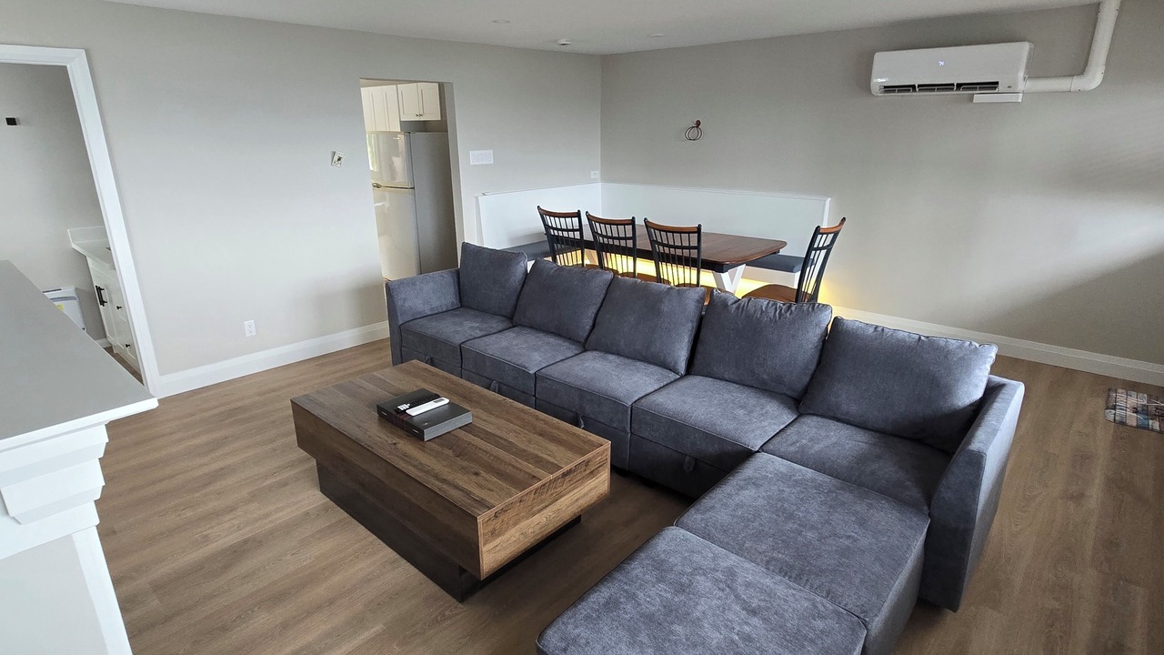 Photo of Livingroom in Wasaga Beach