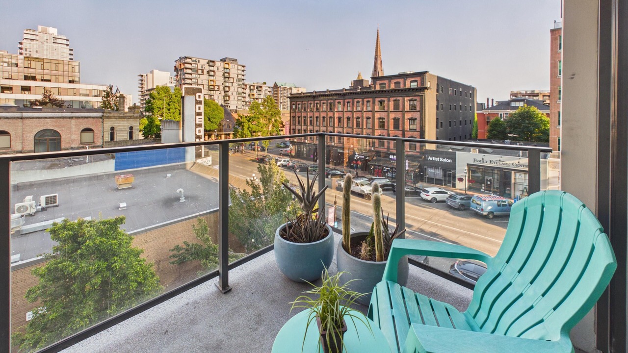 Photo of Patio Balcony in Downtown Victoria