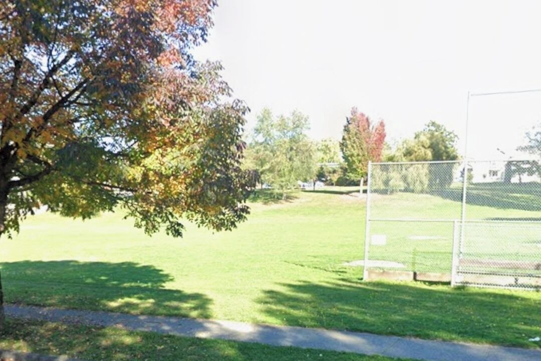 Photo of Others in Renfrew-Collingwood