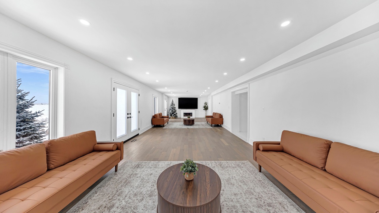 Photo of Livingroom in Scugog