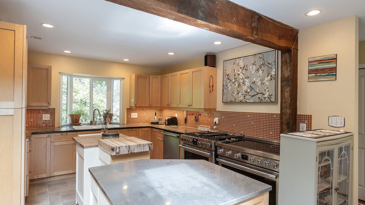 Photo of Kitchen in Juan de Fuca Electoral Area