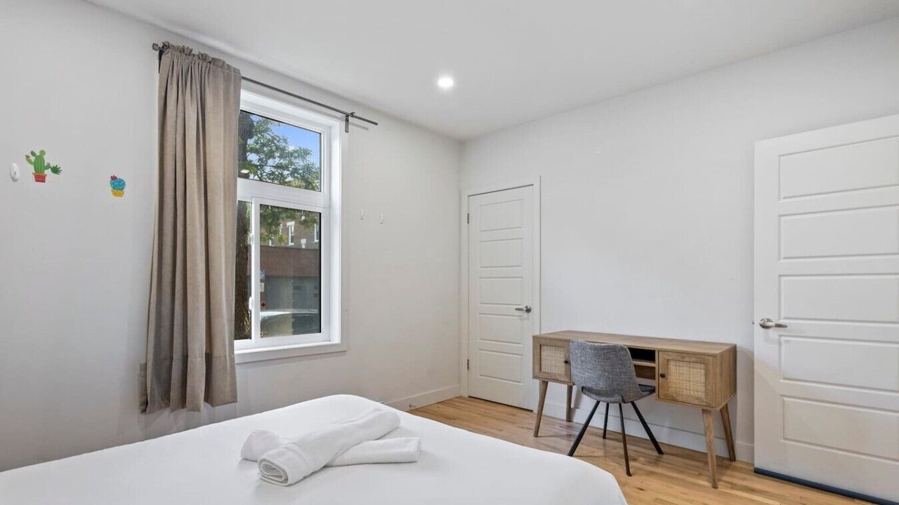 Photo of Bedroom in Cote-Des-Neiges—Notre-Dame-De-Grace