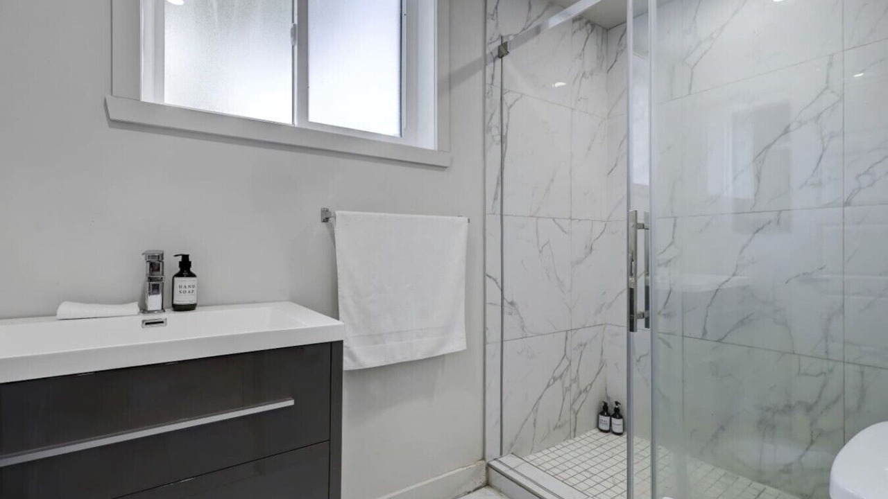 Photo of Bathroom in Cote-Des-Neiges—Notre-Dame-De-Grace