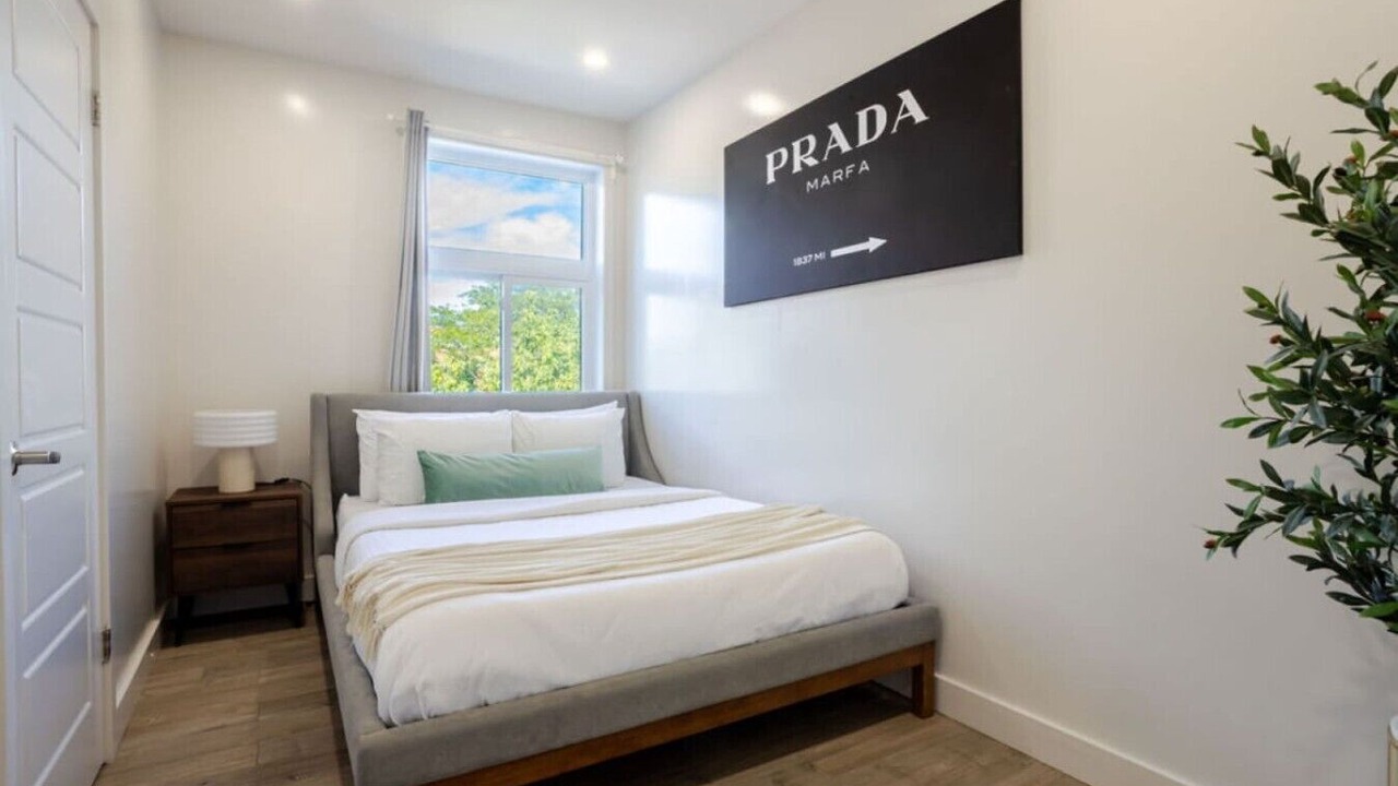 Photo of Bedroom in Cote-Des-Neiges—Notre-Dame-De-Grace
