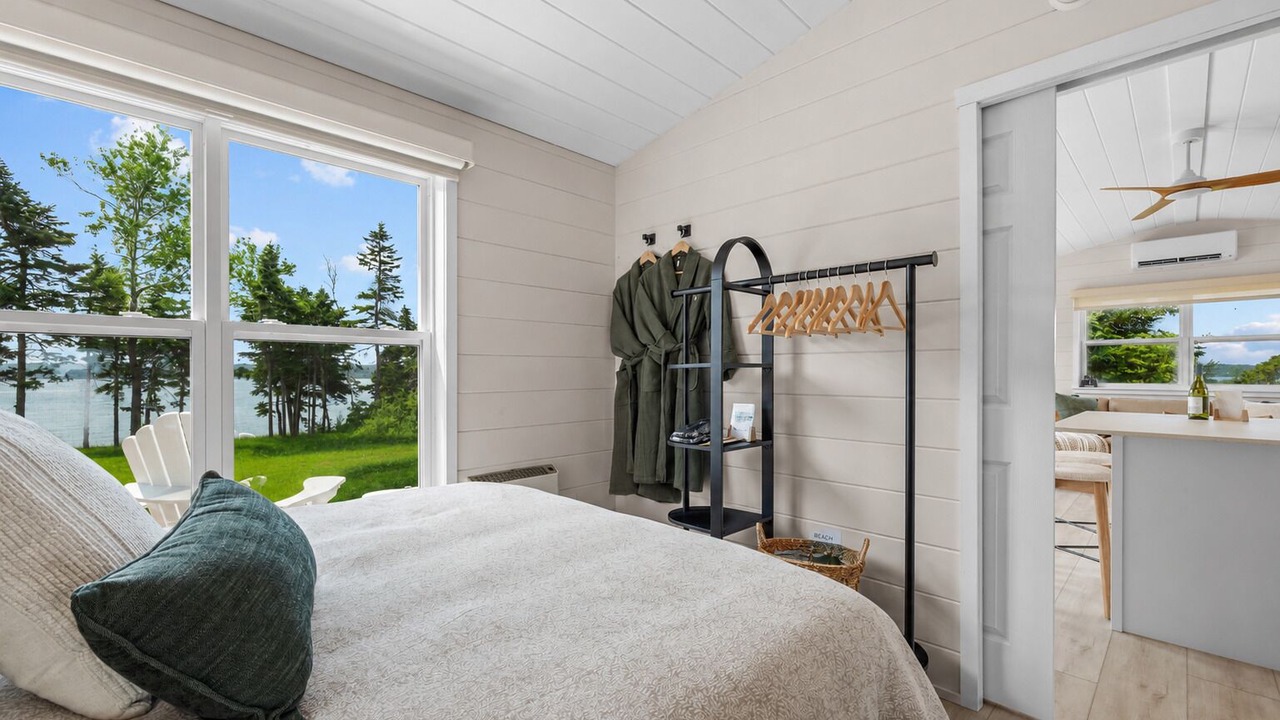 Photo of Bedroom in Red House