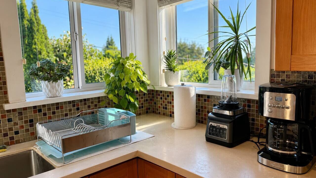 Photo of Kitchen in District of North Vancouver