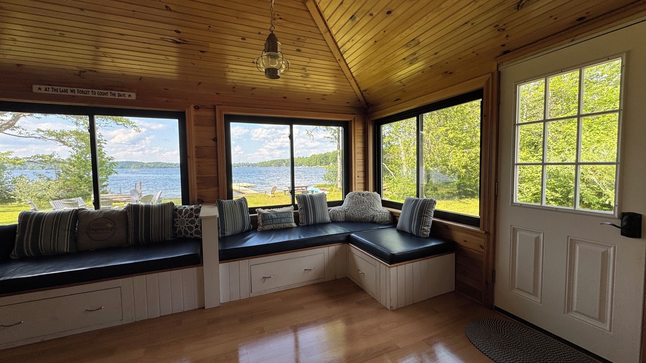 Photo of Livingroom in Lee