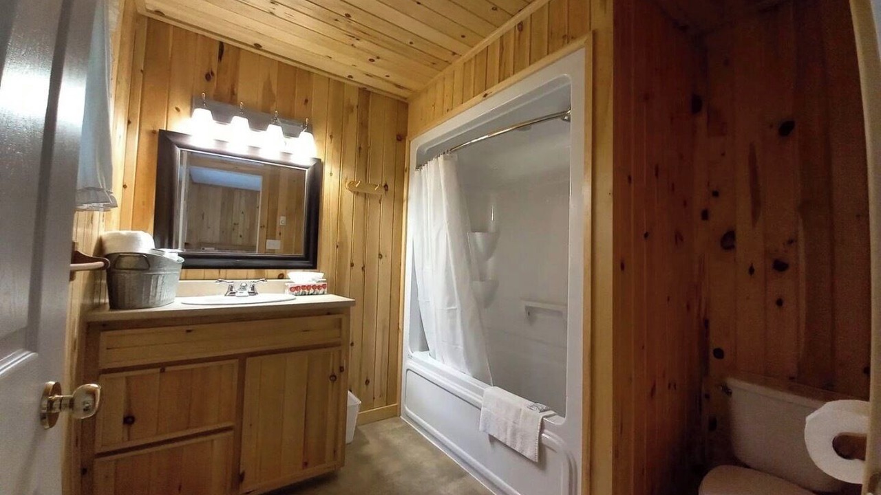 Photo of Bathroom in Green Gables