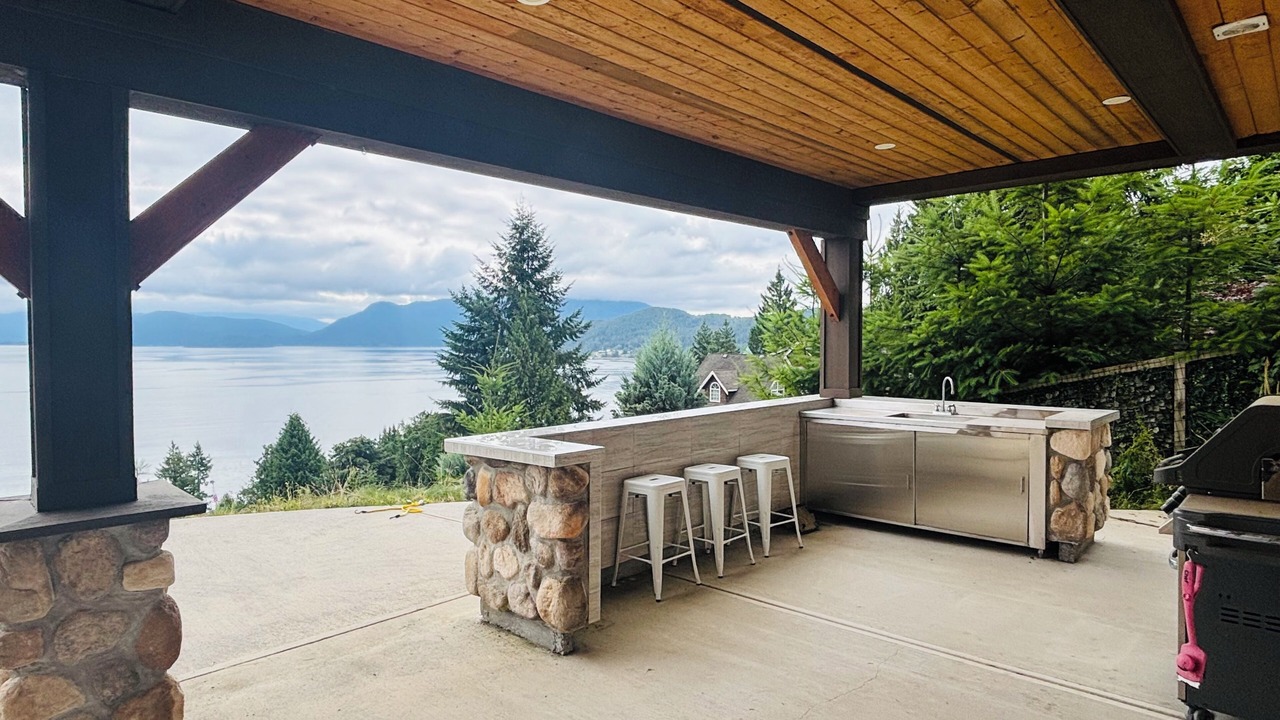 Photo of Patio Balcony in Gibsons