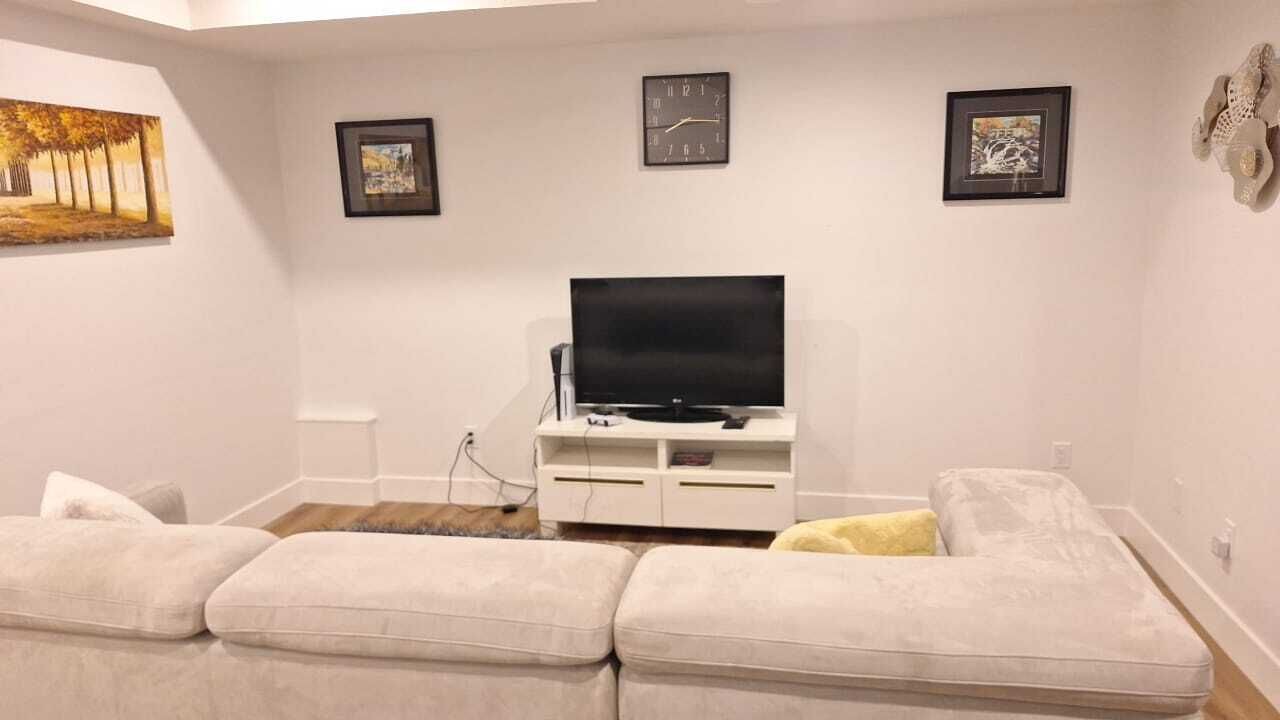 Photo of Livingroom in Division No. 11