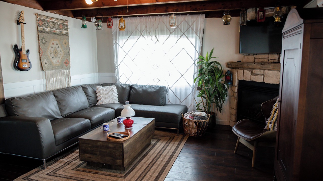 Photo of Livingroom in Amherstburg