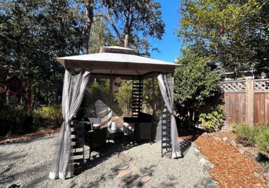Photo of Patio Balcony in Saanich East