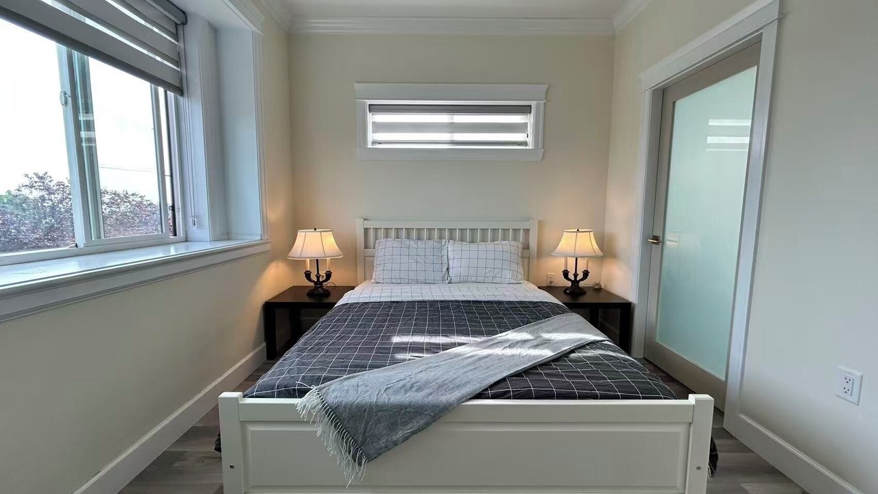Photo of Bedroom in Sunset