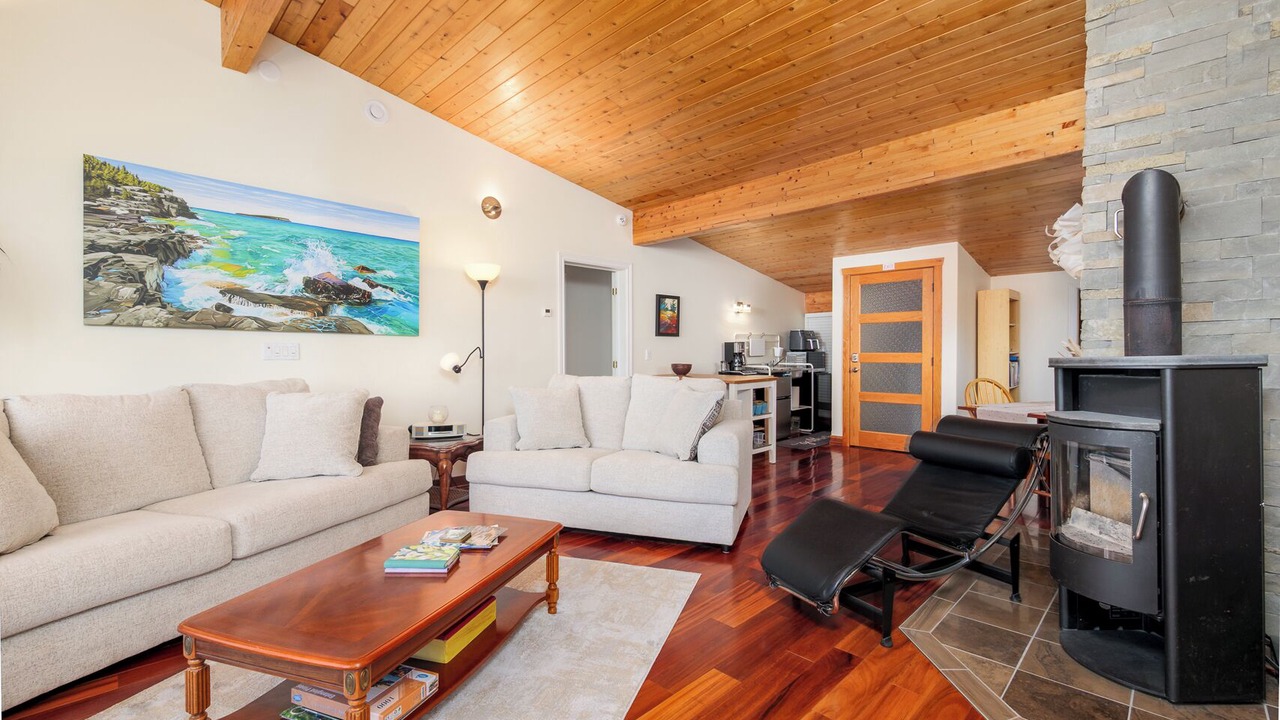 Photo of Livingroom in Lion's Head