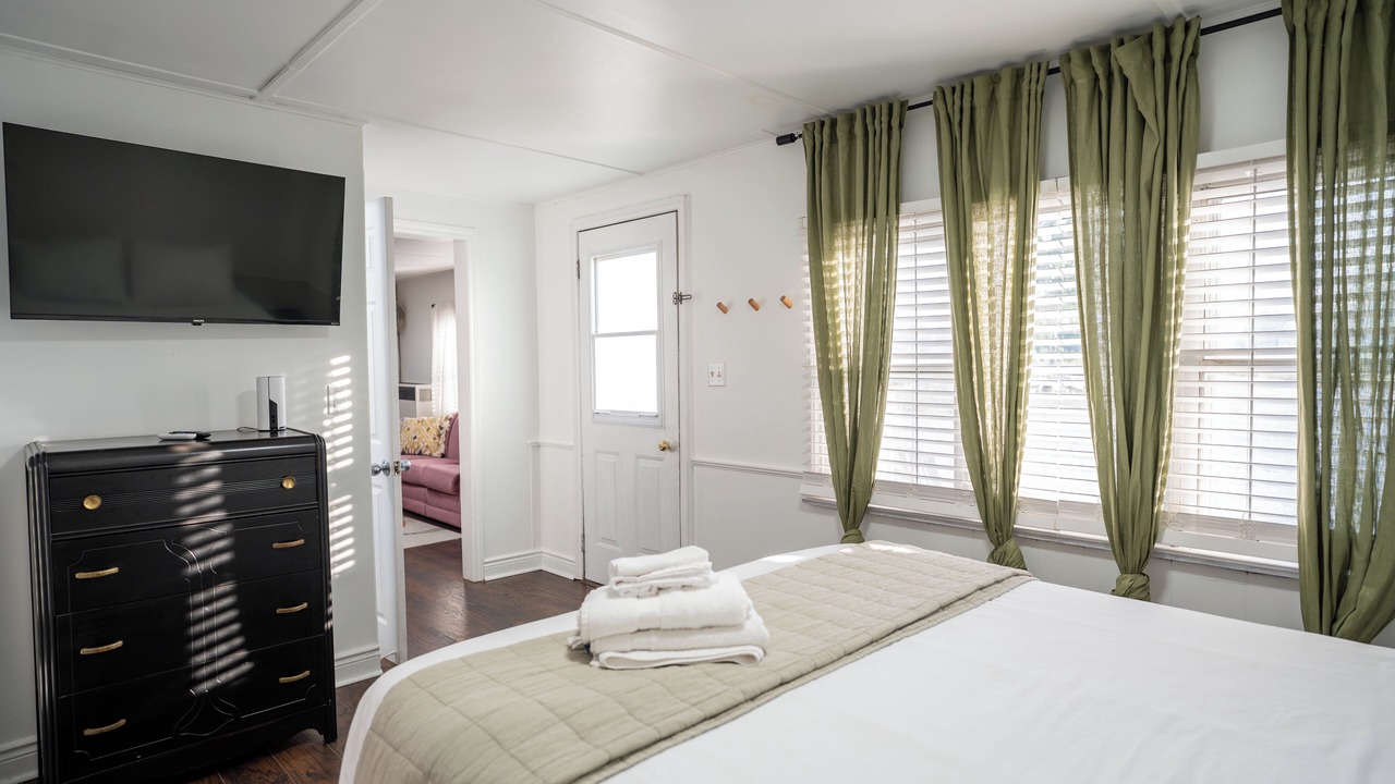 Photo of Bedroom in Lambton Shores