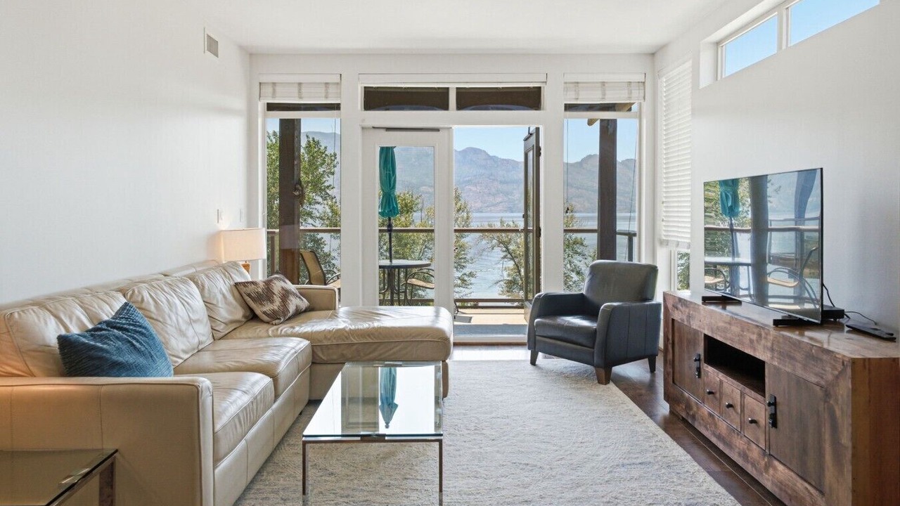 Photo of Livingroom in Westbank