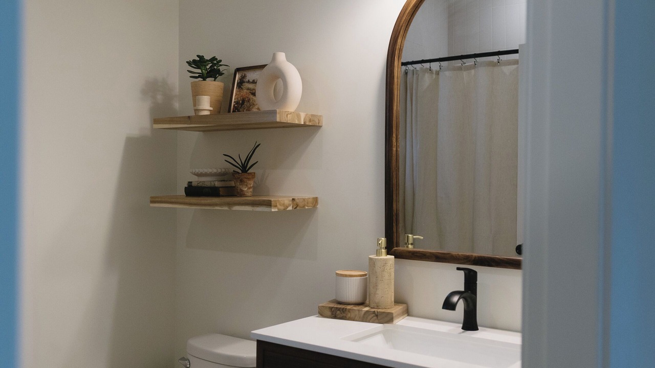 Photo of Bathroom in Tappen