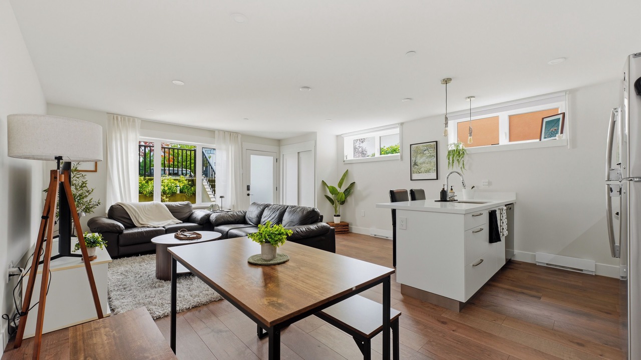 Photo of Livingroom in Riley Park-Little Mountain