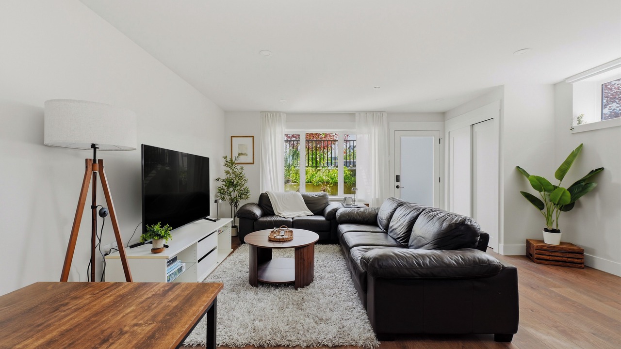 Photo of Livingroom in Riley Park-Little Mountain