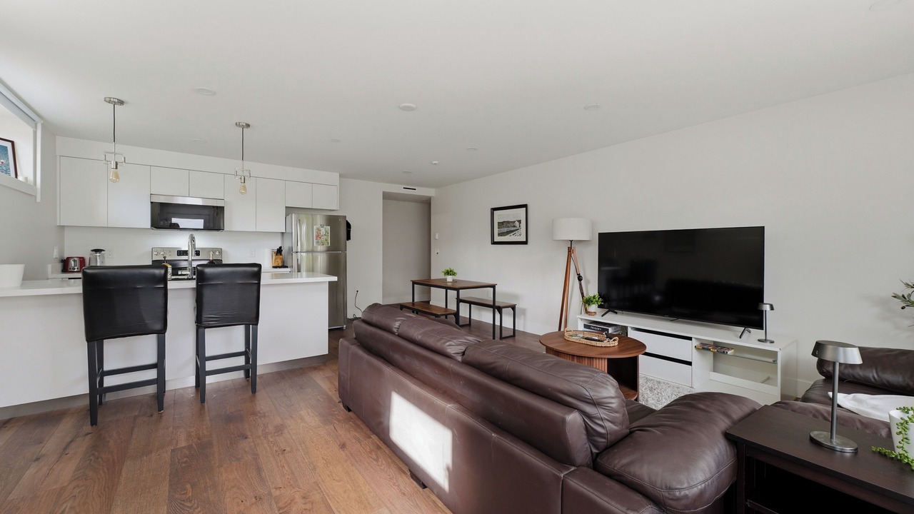 Photo of Livingroom in Riley Park-Little Mountain