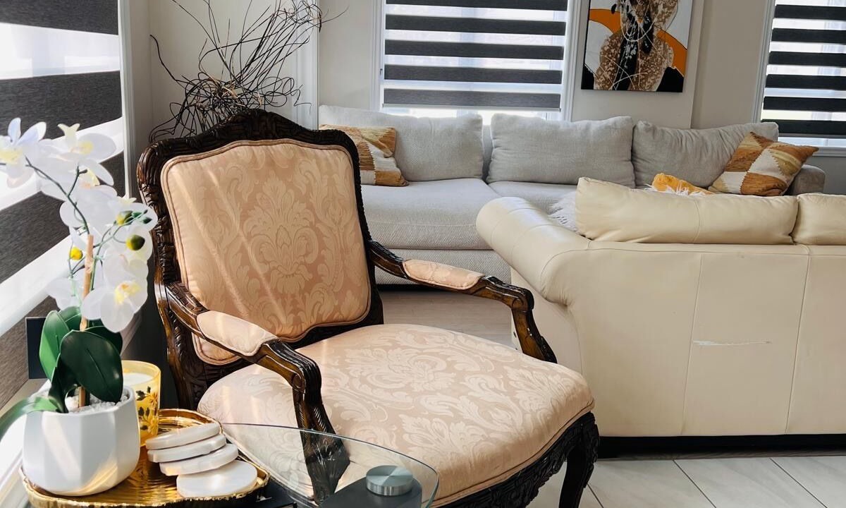 Photo of Livingroom in Durham Region