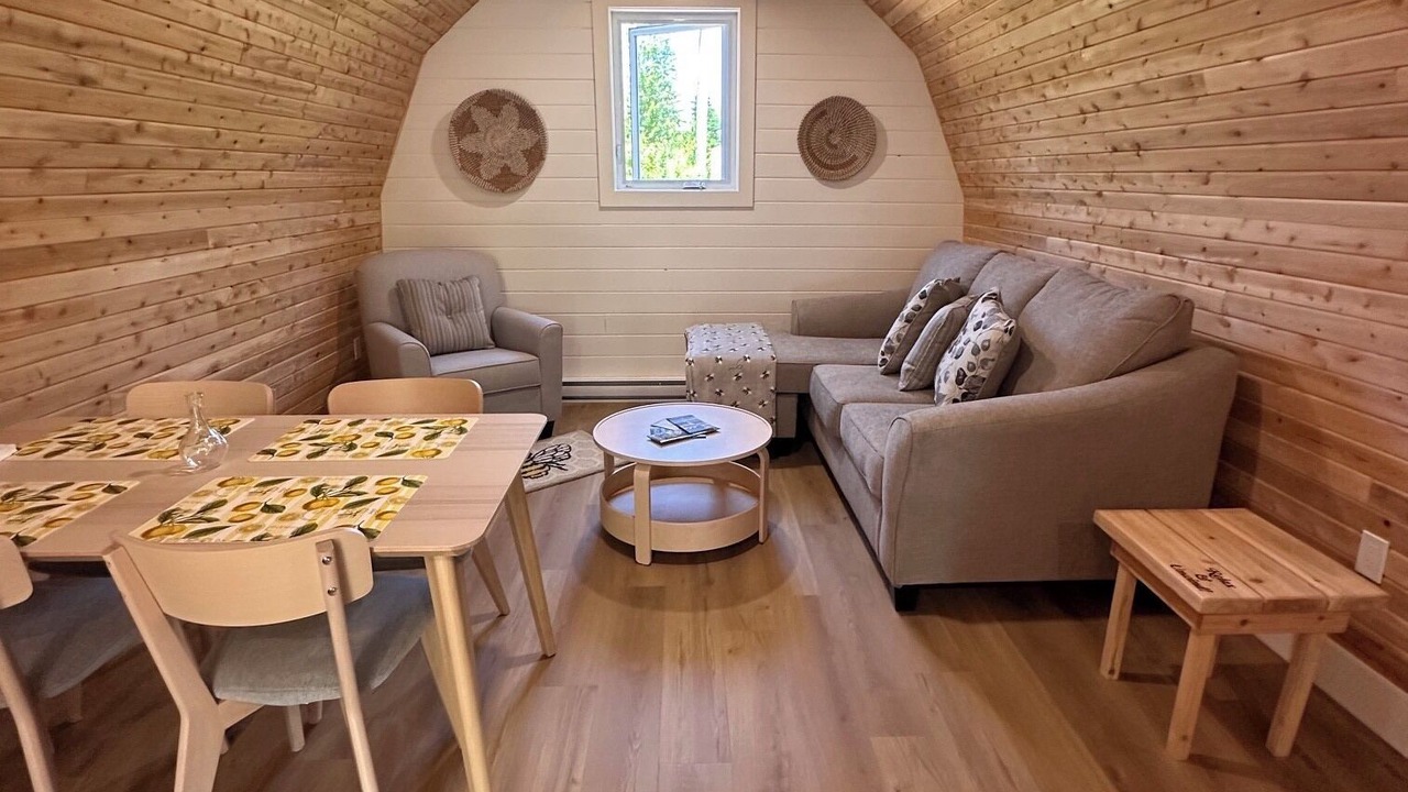 Photo of Livingroom in New Haven-Riverdale