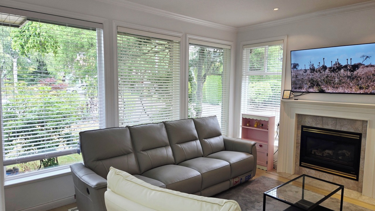 Photo of Livingroom in South Surrey
