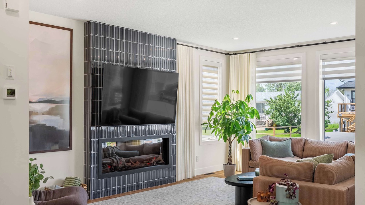 Photo of Livingroom in Sylvan Lake