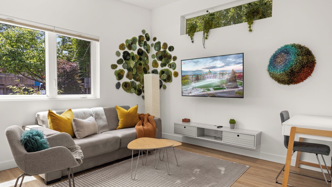 Photo of Livingroom in Cordova Bay