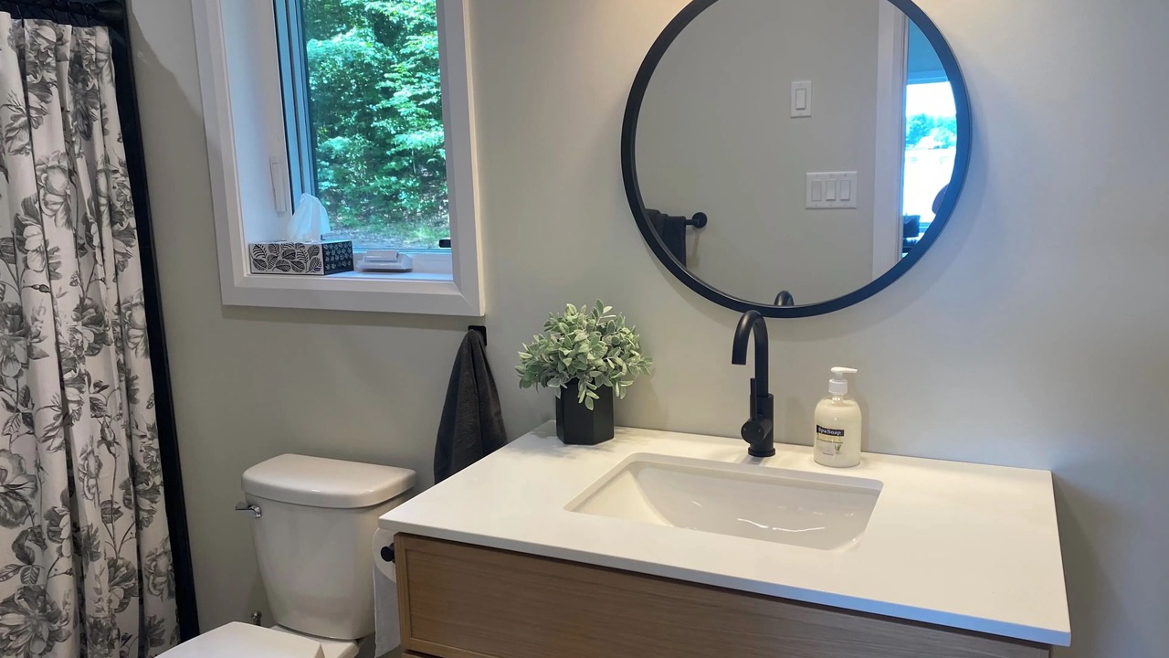 Photo of Bathroom in Seeleys Bay