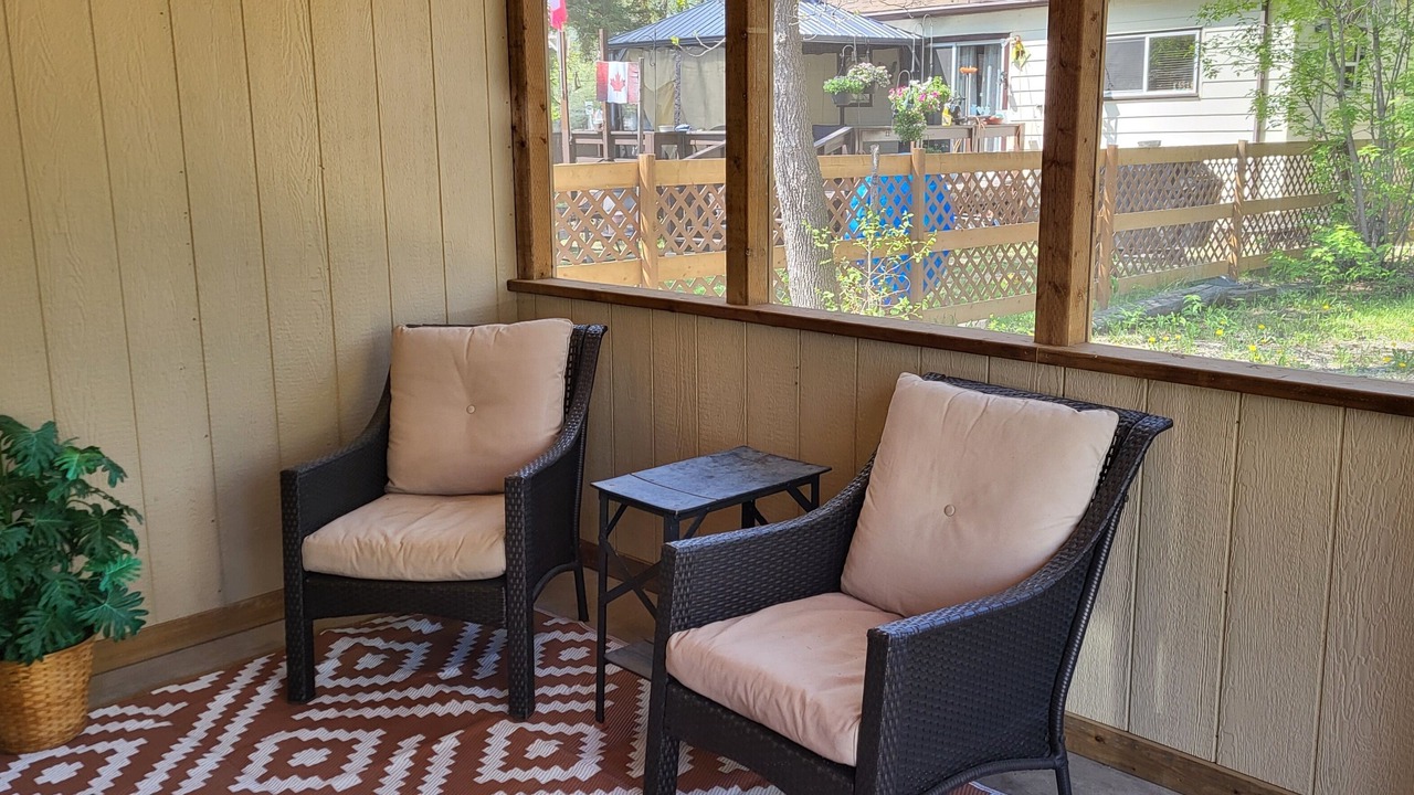 Photo of Patio Balcony in Winnipeg Beach