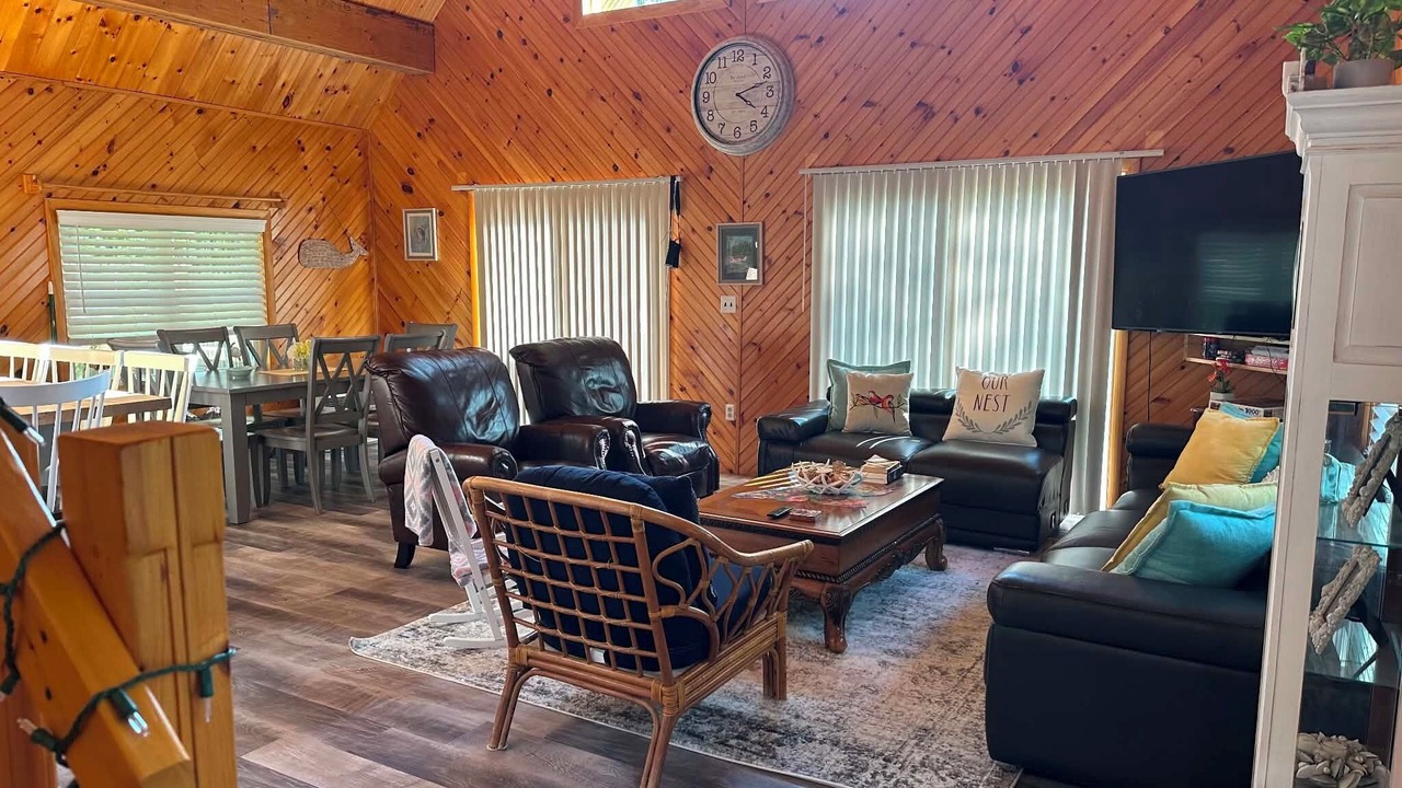 Photo of Livingroom in Portage Lake