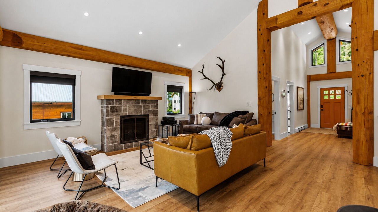 Photo of Livingroom in Sunshine Valley