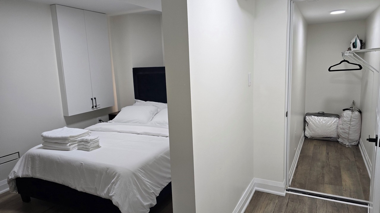 Photo of Bedroom in Halton Regional Municipality
