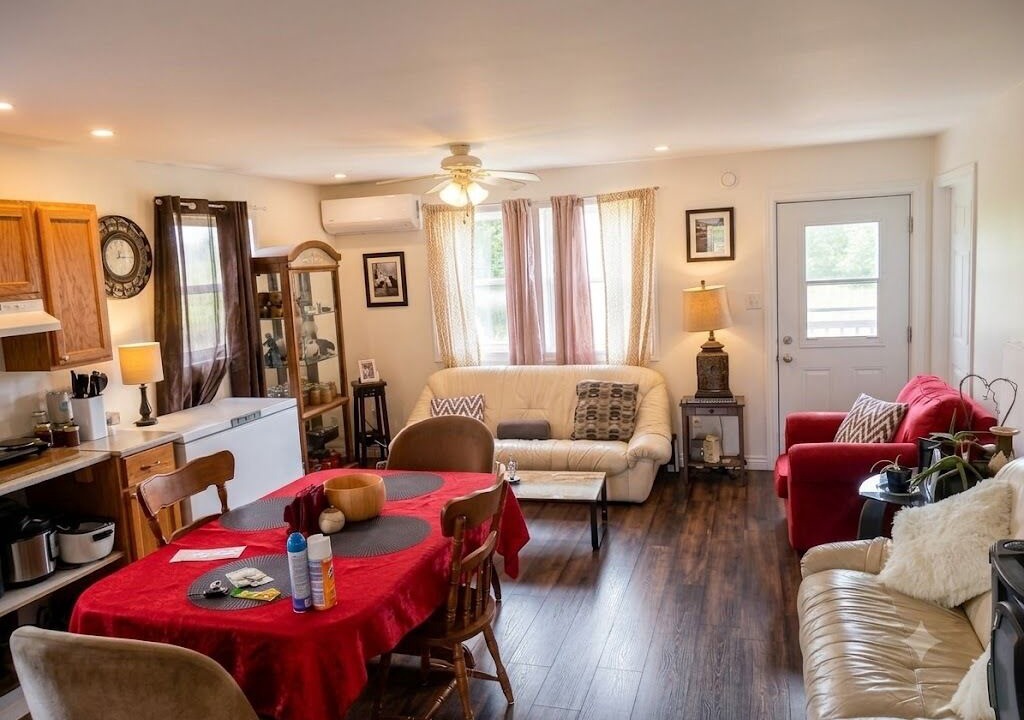 Photo of Livingroom in Truro
