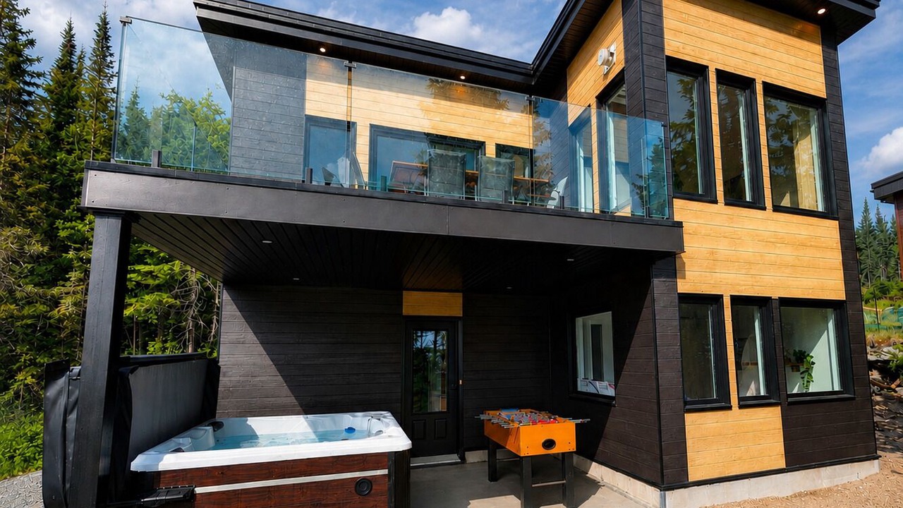 Photo of Outdoor in Adstock