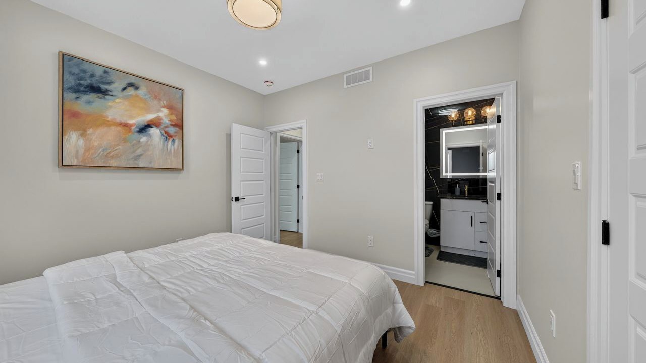 Photo of Bedroom in Bridgeview
