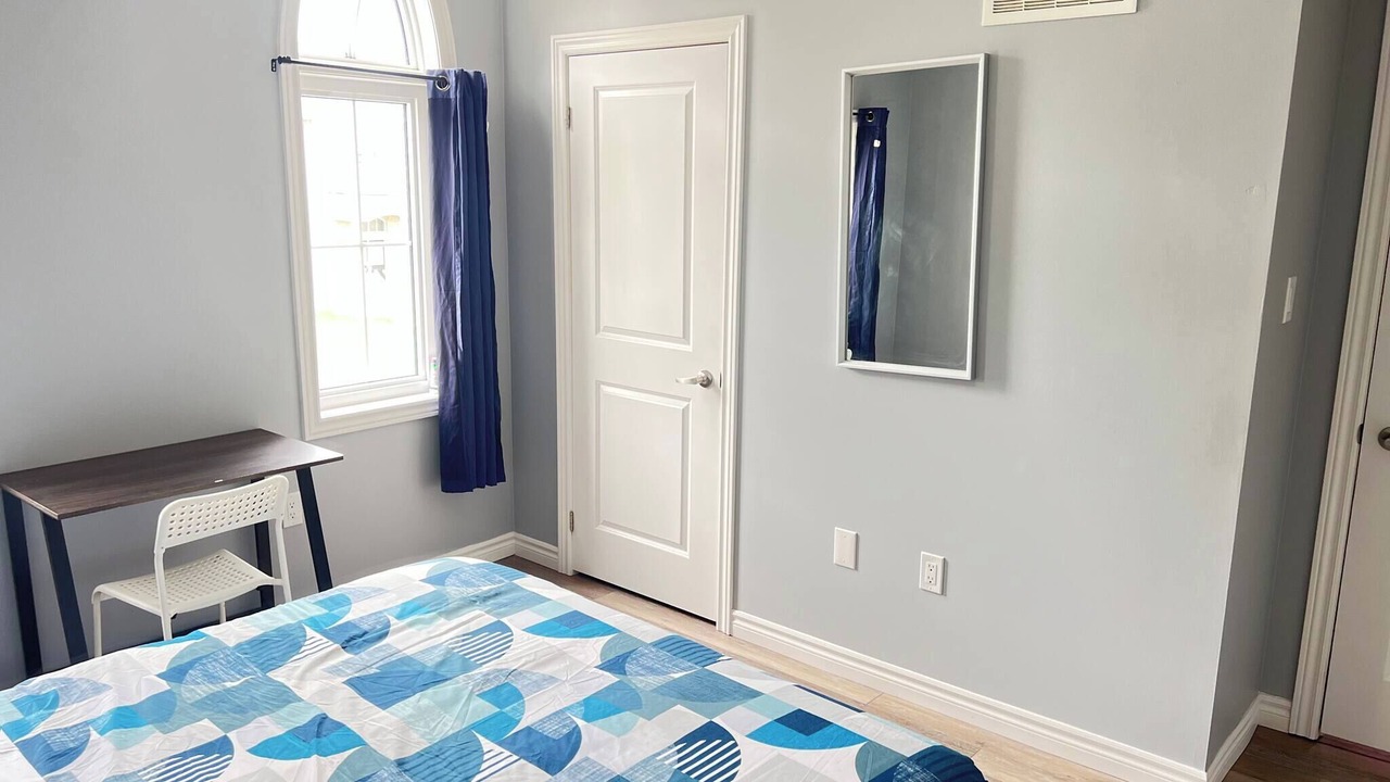 Photo of Bedroom in Bowmanville