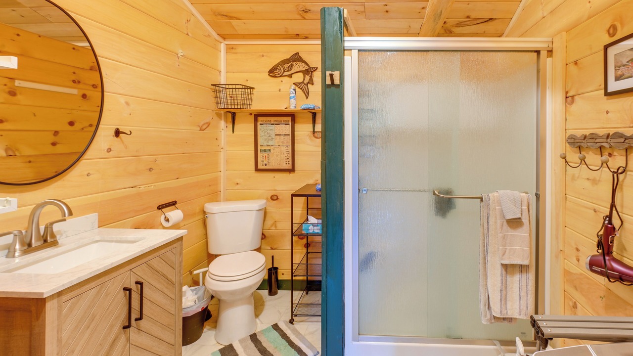 Photo of Bathroom in Lee