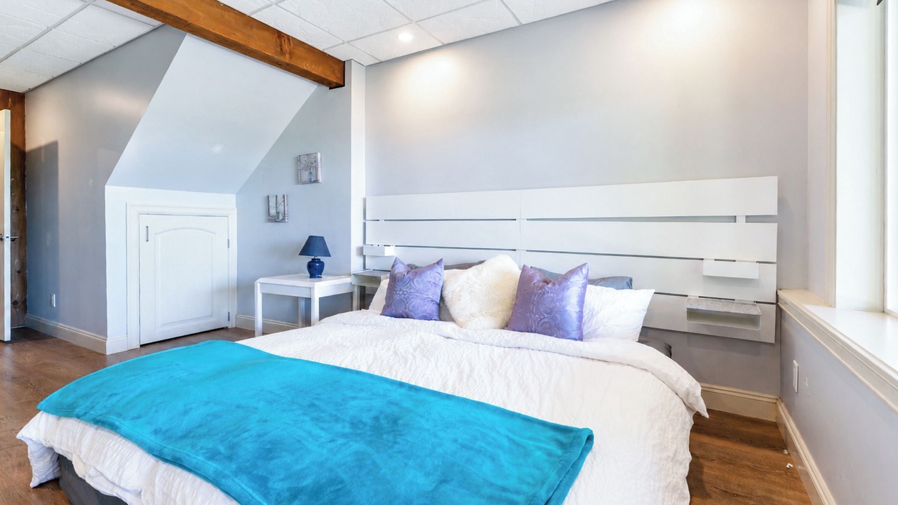 Photo of Bedroom in Newton