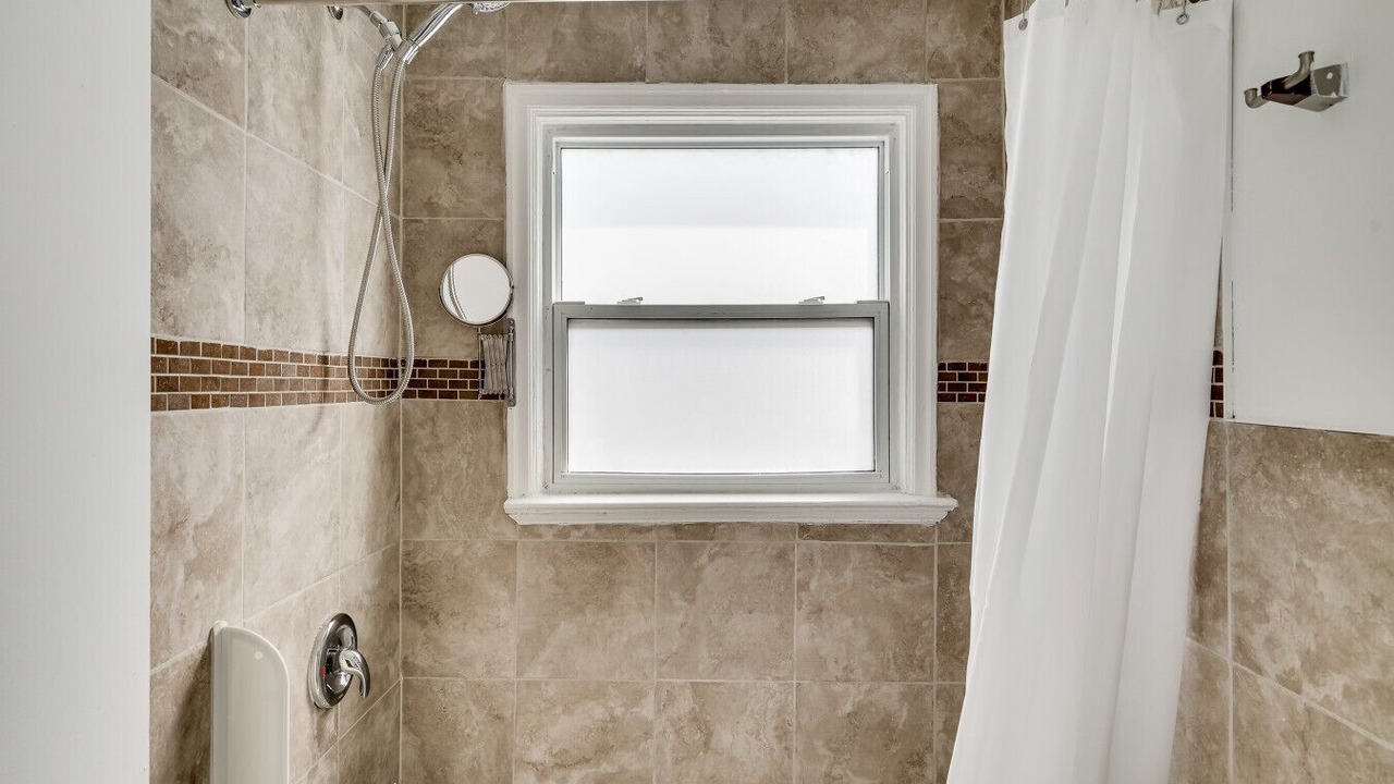 Photo of Bathroom in Sunnyside