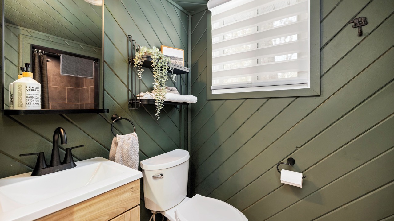 Photo of Bathroom in Utterson