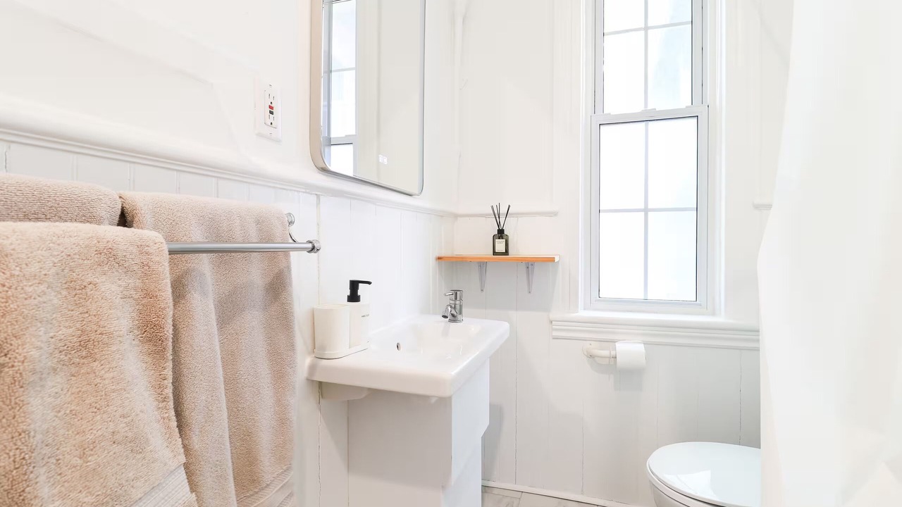 Photo of Bathroom in Cabbagetown South