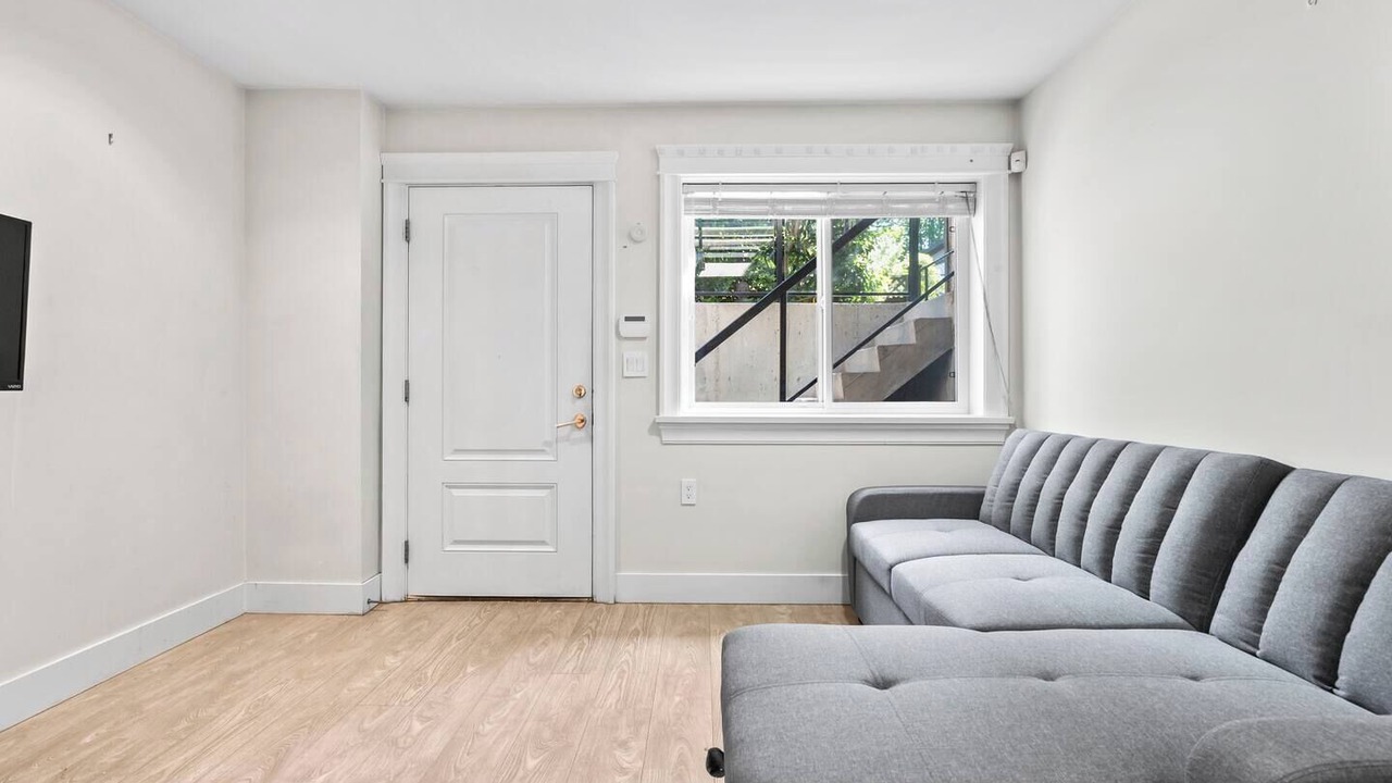 Photo of Livingroom in Riley Park-Little Mountain