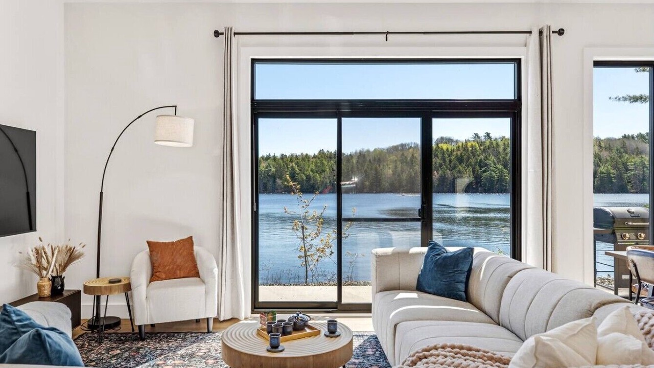 Photo of Livingroom in Lunenburg County